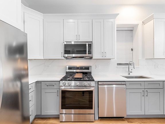 4th image of 2317 S Seeley Ave #1