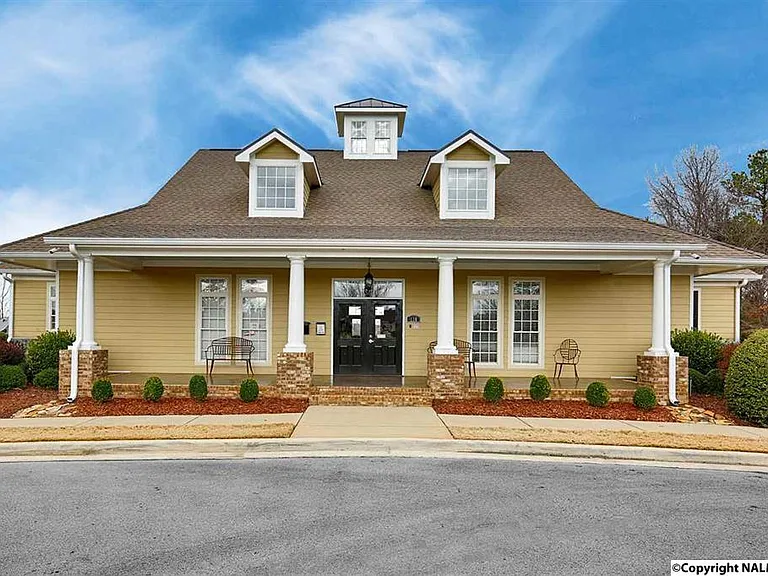 325 Acorn Grove Ln SW — Photo 5
