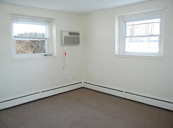 5th image of 653 Putnam Pike APT 3