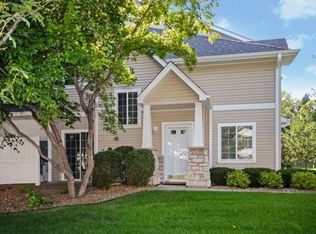 406 Willoughby Way W, Minnetonka, MN 55305