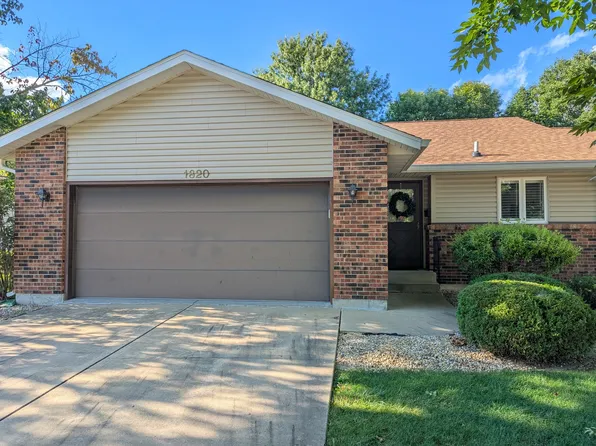 1820 Sierra Ct #2, Freeport, IL 61032