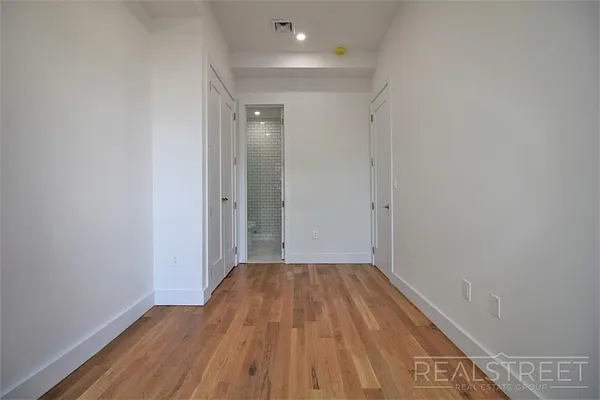 Rented by Real Street Inc | media 15