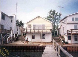 1609 Oakland St, Saint Clair, MI
