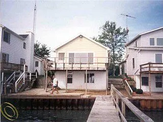 1609 Oakland St photo 1