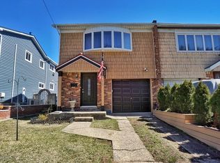 210 Woodrow Rd, Staten Island, NY 10312