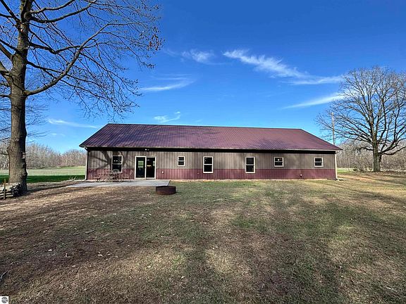 3rd image of 7765 N Summerton Rd