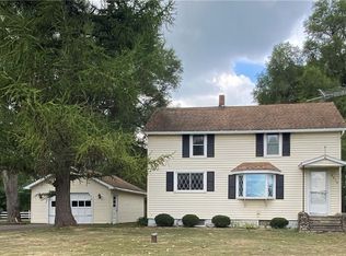 6678 Knowlesville Rd, Oakfield, NY 14125