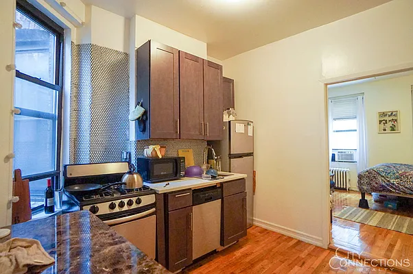 Rented by City Connections Realty | media 10