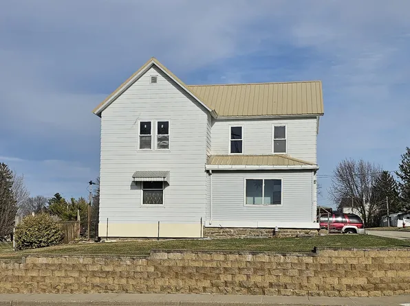 302 Main St, Highland, WI 53543