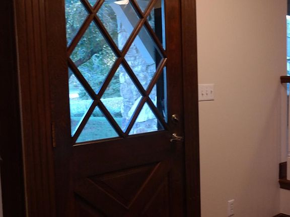 2nd image of 122 Lantern Ct