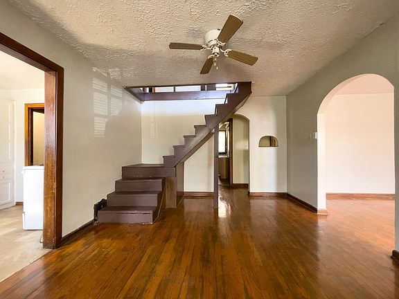 5th image of 101 N Dill St