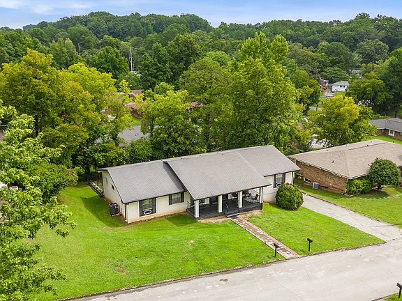 5th image of 3415-3417 Betty Ln