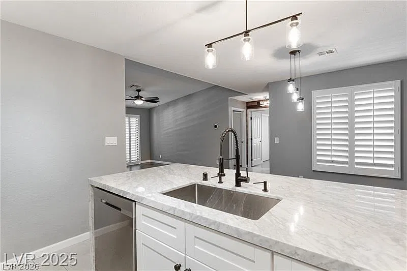 3 bed, 2.0 bath, 1234 sqft, $1,750 — Photo 3