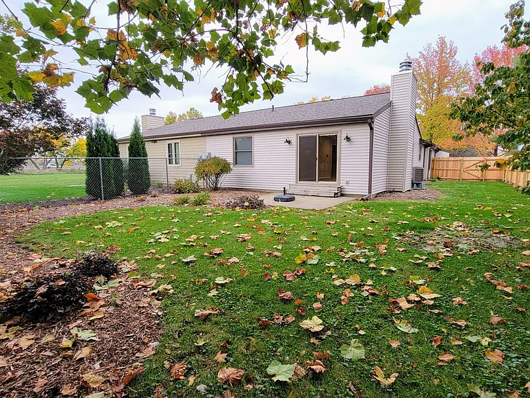 1601 Coventry Dr #B — Photo 20