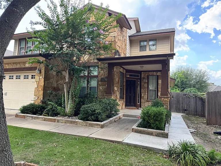 112 Latitude Ln — Photo 2