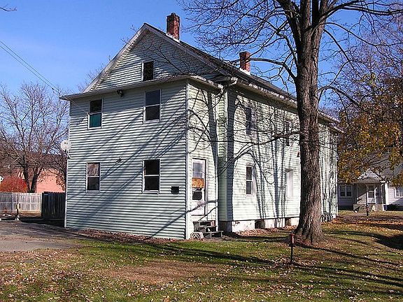 3rd image of 13 Ely St