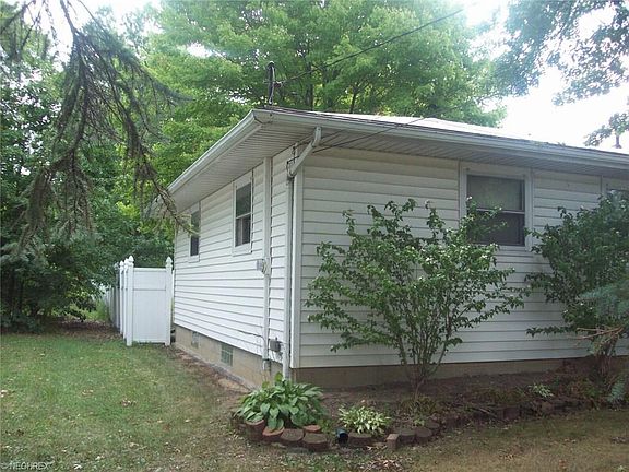 2nd image of 3353 Estelle Ave