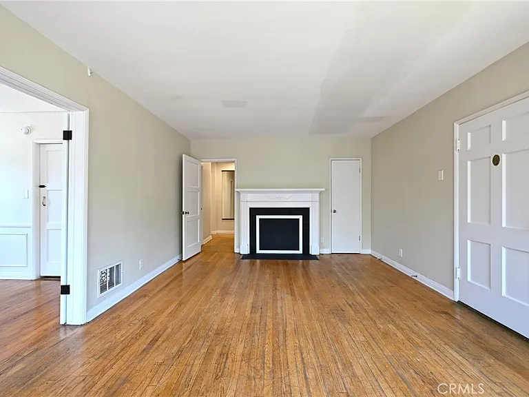 11063 Ohio Ave — Photo 4