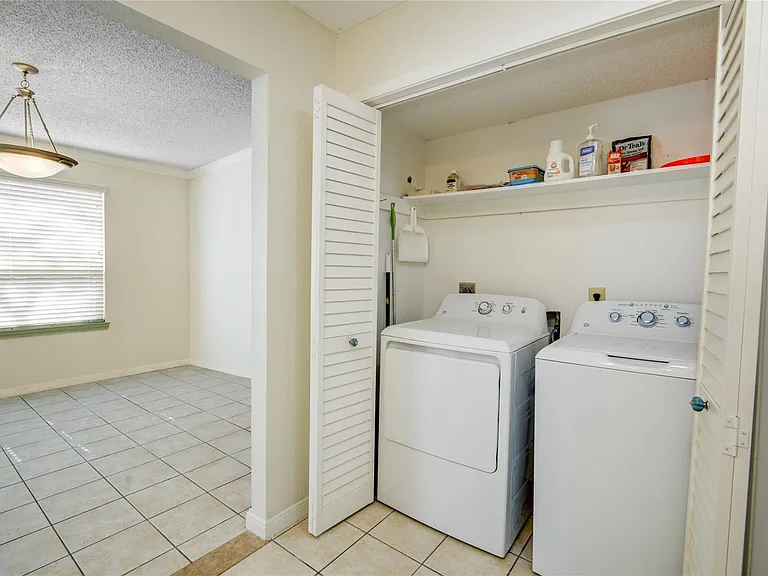 2114 Greenbriar Colony Dr — Photo 11
