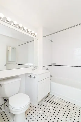 Rented by REAL New York | media 8