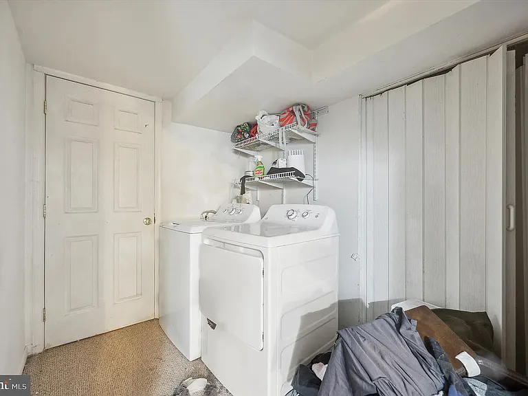 1521 Fontain St — Photo 7