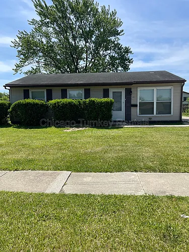 3900 171st St Photo 1