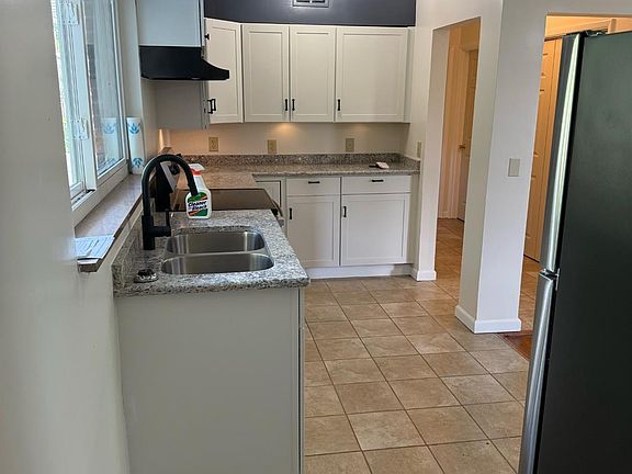 2nd image of 8646 Elmtree Ave