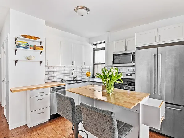 110 Division Ave Unit 16, Brooklyn, NY 11211