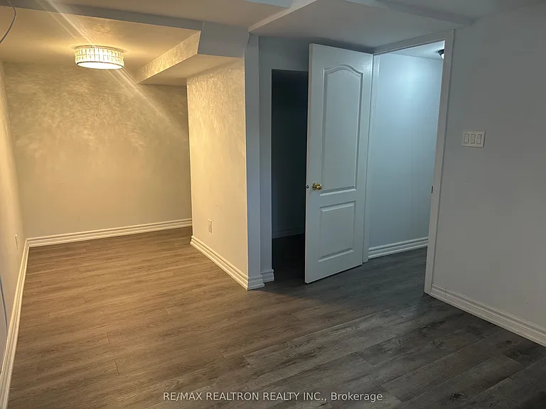 372 Mantle Ave #BASEMENT — Photo 9