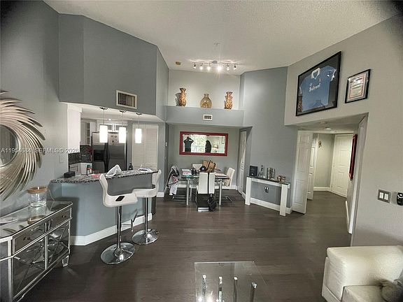2nd image of 2039 SE 10th Ave APT 517