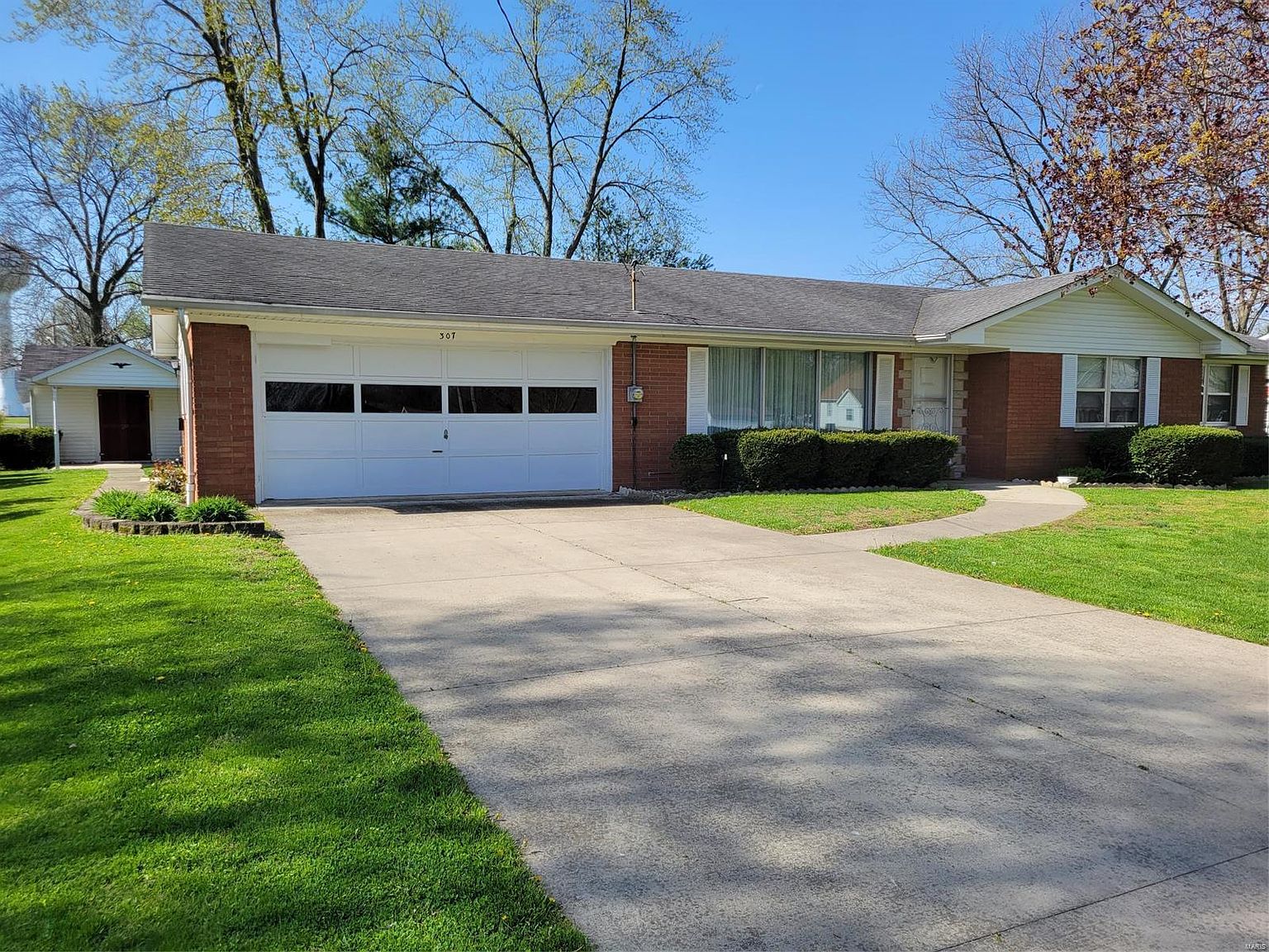 307 W Elm St, Okawville, IL 62271 Zillow