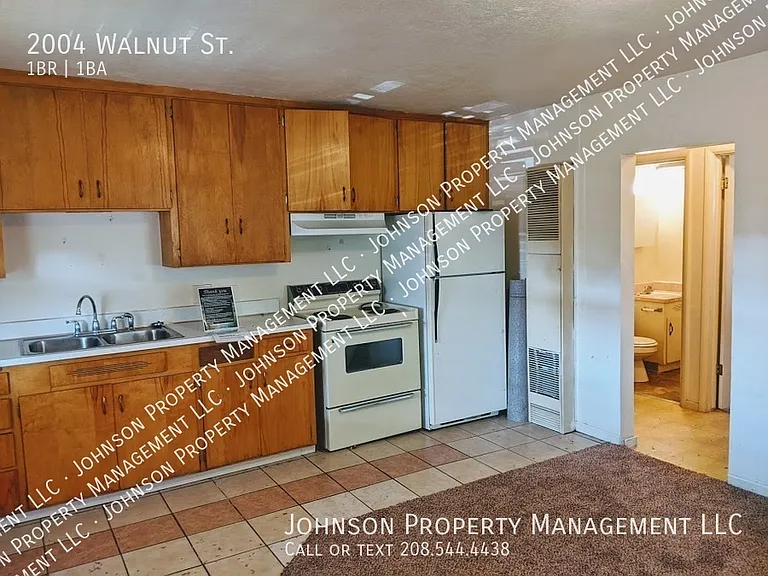 2004 Walnut St — Photo 4
