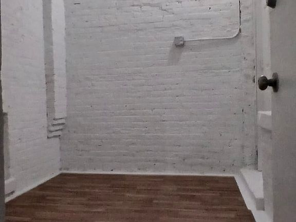 5th image of 1401 N Karlov Ave Unit 1