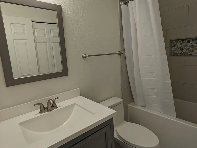 412 10th St #201 — Photo 14