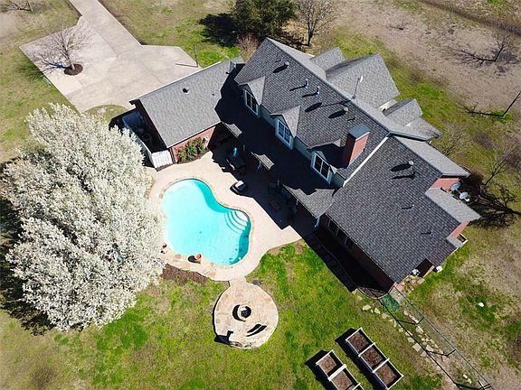 2nd image of 4251 County Road 2727