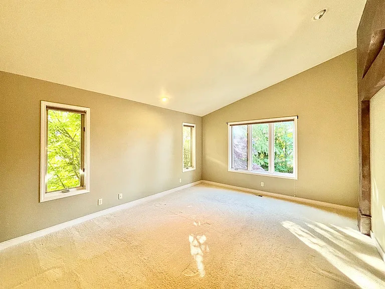 16558 SE 58th Pl — Photo 12