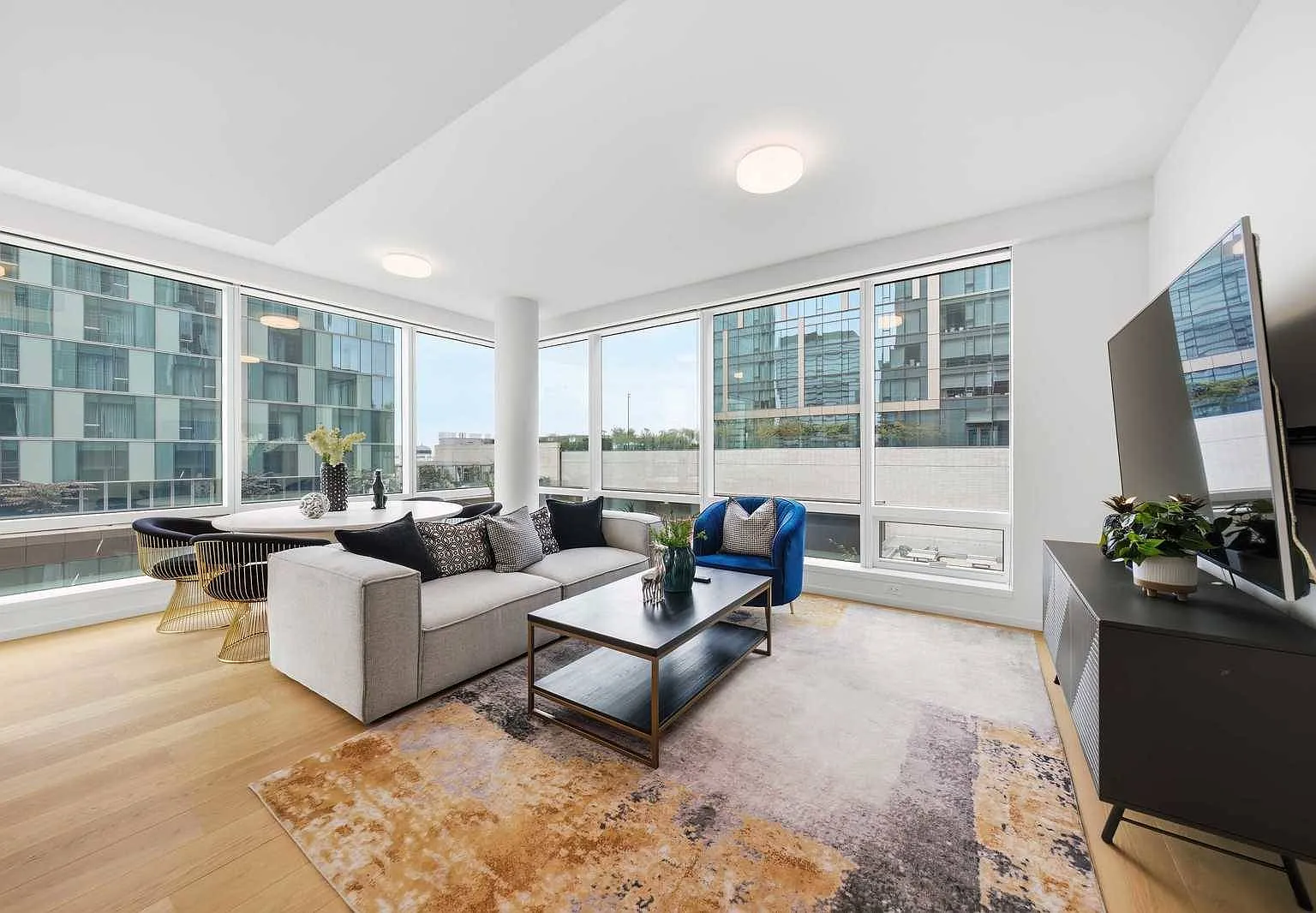 1 bed, 972 sqft, $5,500 — Photo 1