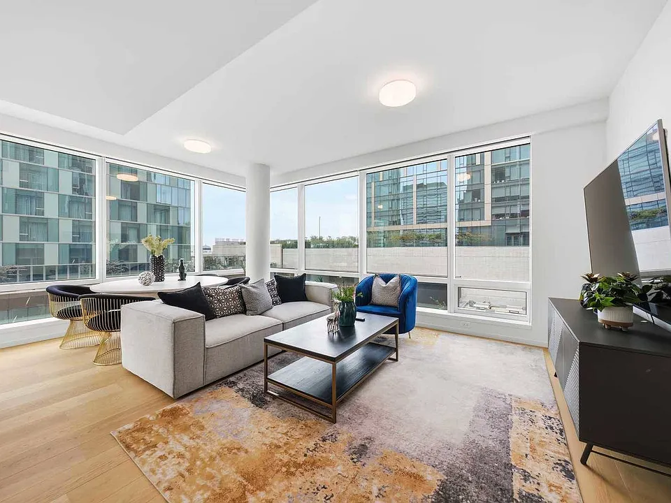 877 Francisco St #728