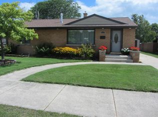 2715 Henry St, Sheboygan, WI 53081