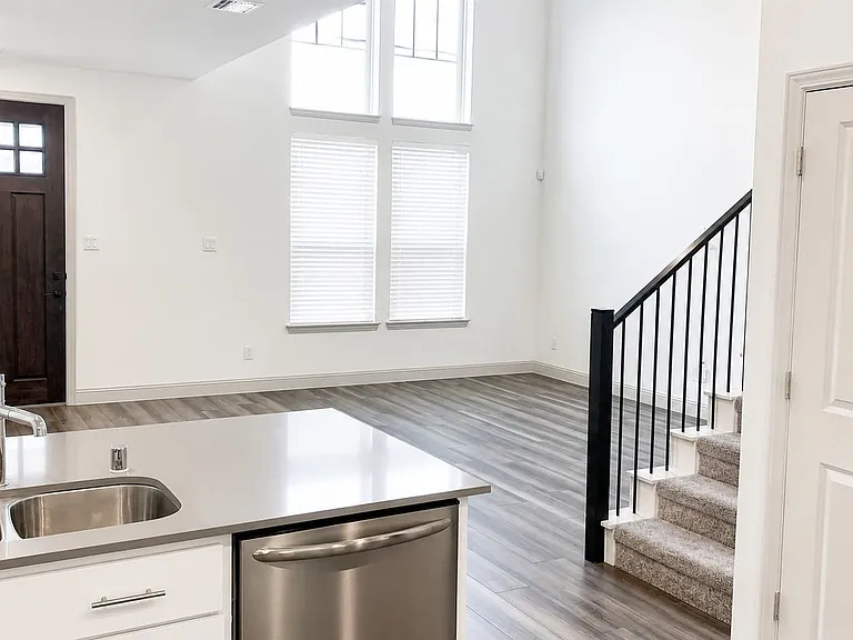 11402 Sugarlands Dr — Photo 4