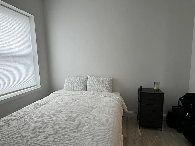 108 Chelsea St #1-R — Photo 8