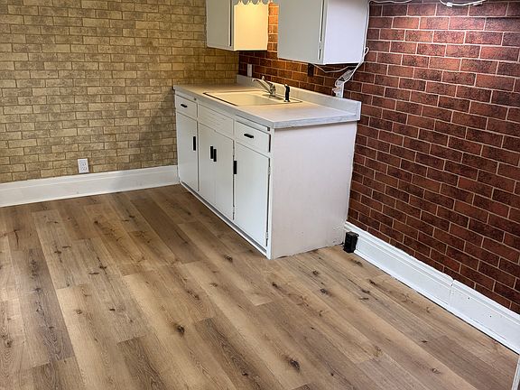 3rd image of 150 E Main St #1W