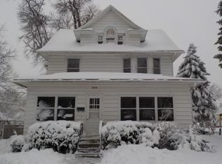 222 E 1st St, Blue Earth, MN 56013