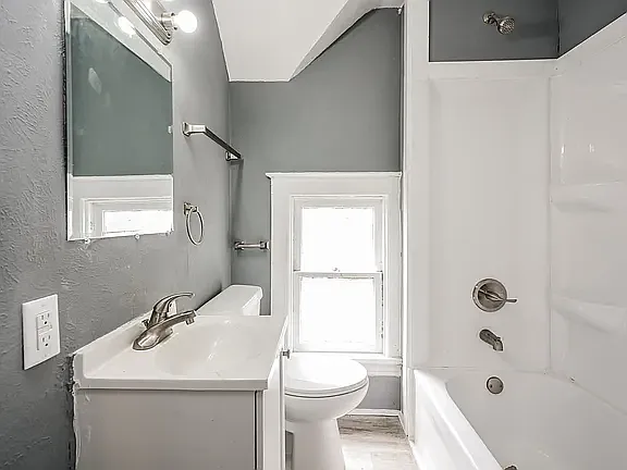 1167 E Indiana Ave — Photo 7