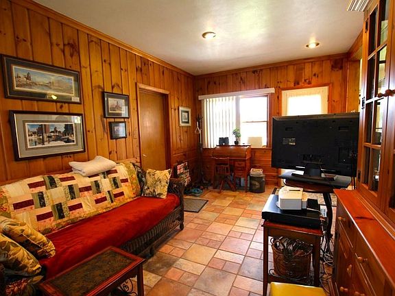 4th image of 3015 W Edgerton Ave