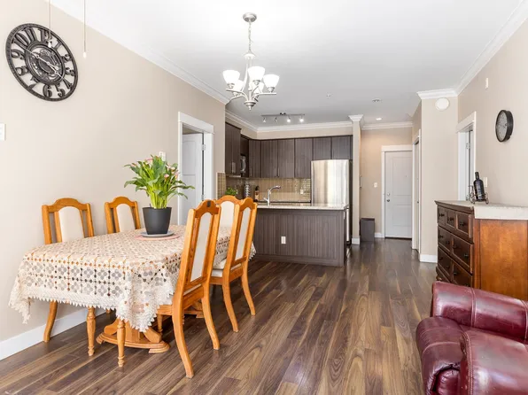 6888 Royal Oak Ave #219, Burnaby, BC V5J 4J2