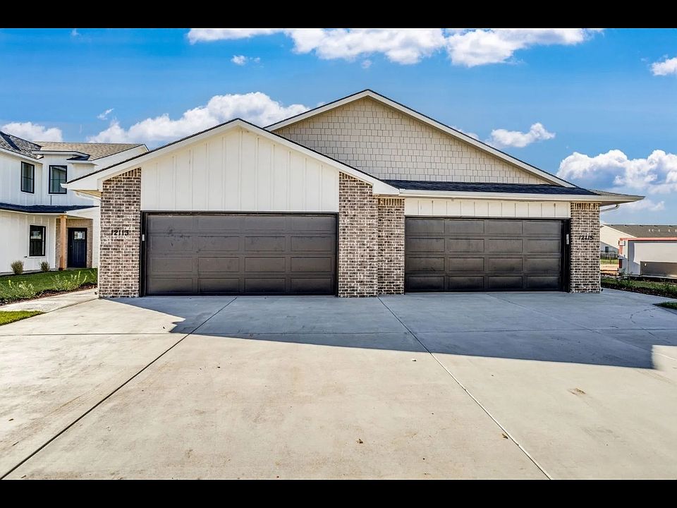 2 CAR GARAGE