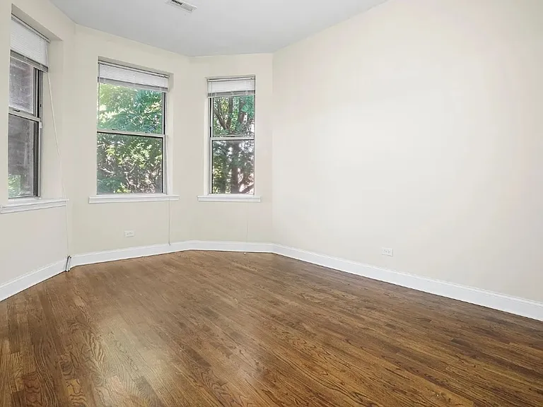 4544 S Indiana Ave — Photo 14