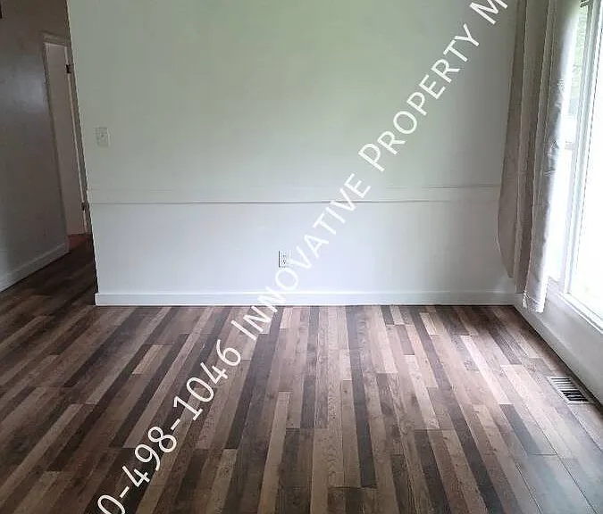 5476 Westchester Dr — Photo 10