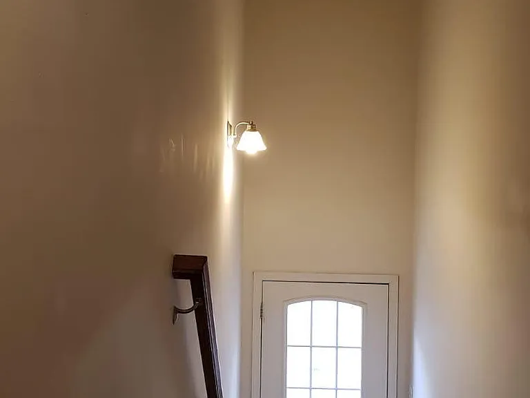 6428 Creekbend Dr — Photo 2